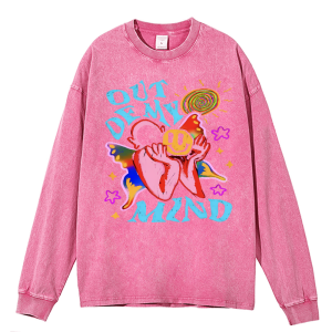 The world is so big that I want to see it  Heavy Duty Vintage Washed Sweatshirt